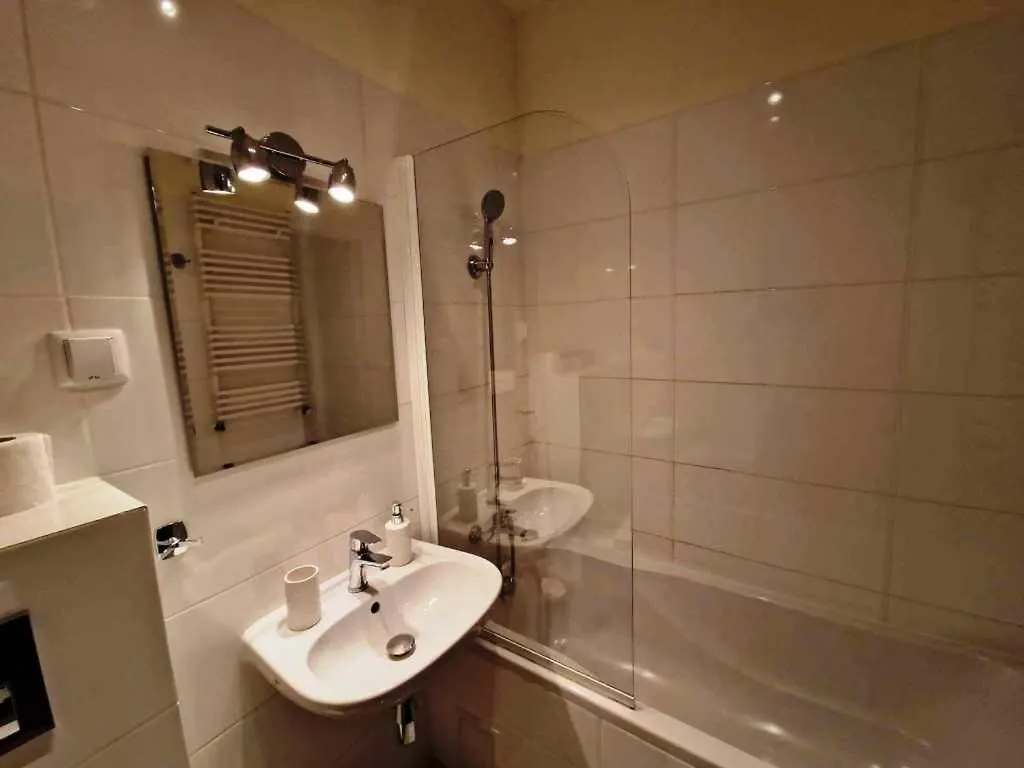 Great Apart Kabaty Apartment Warsaw